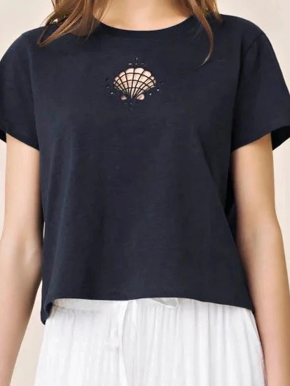 Splendid Seashell Embroidered Tee Large NWOT